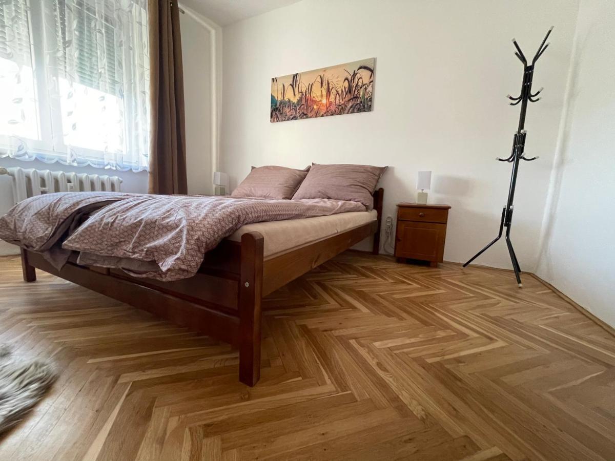 Apartman Jnj Velkomoravska 올로모우츠 외부 사진