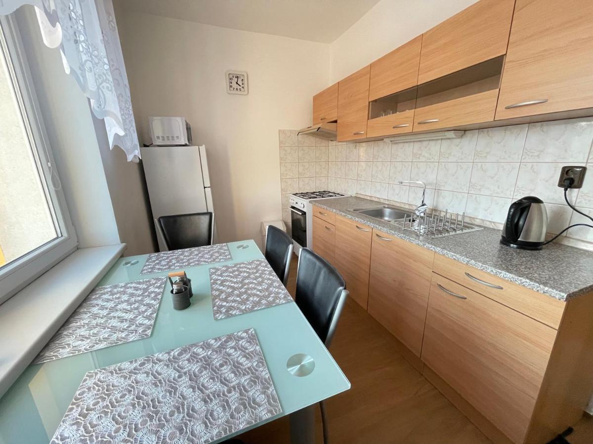 Apartman Jnj Velkomoravska 올로모우츠 외부 사진